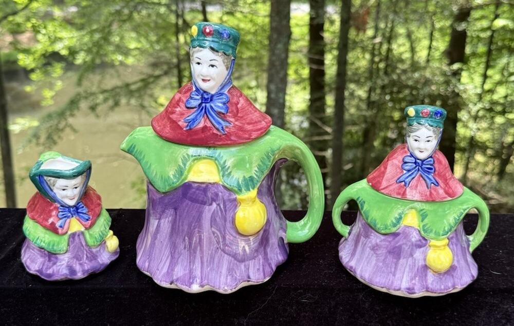 ANTIQUE 1930’s Lovely English Little Old Lady Tea Pot Creamer And Sugar Bowl